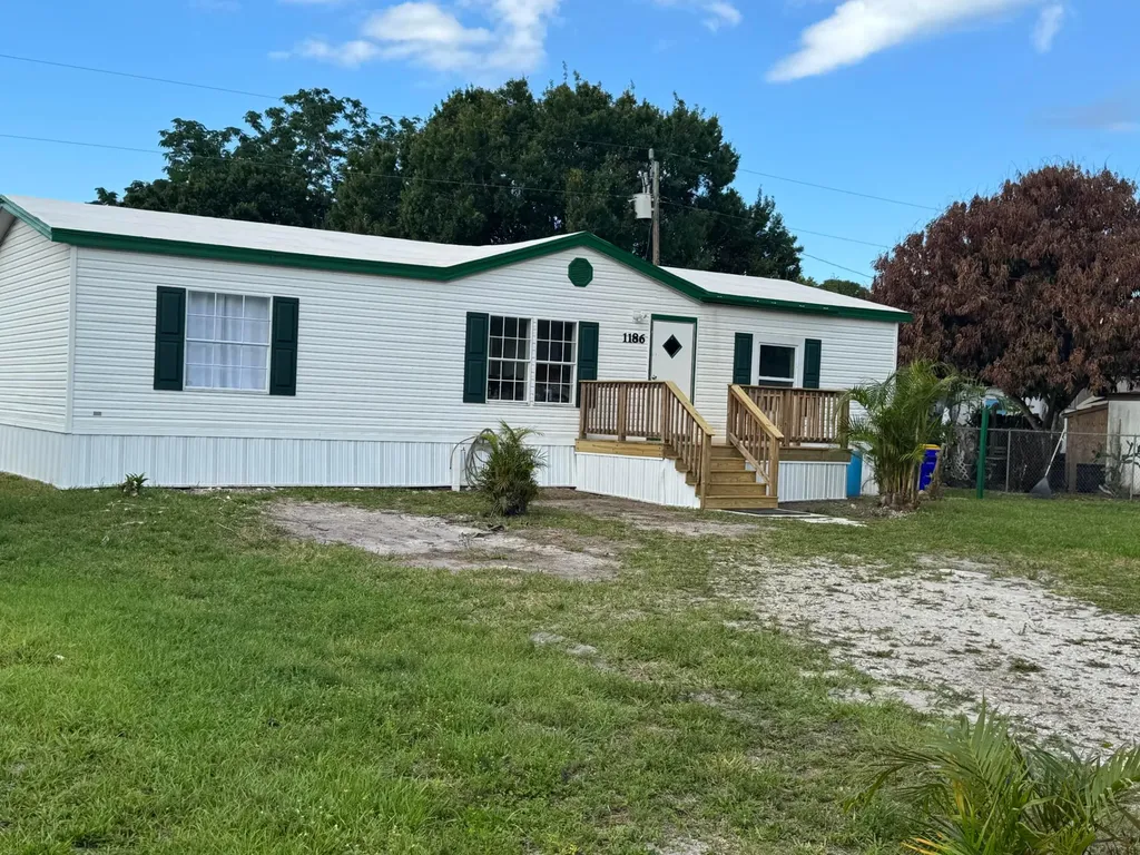 1186 SW Tropical Terrace Stuart FL 34997