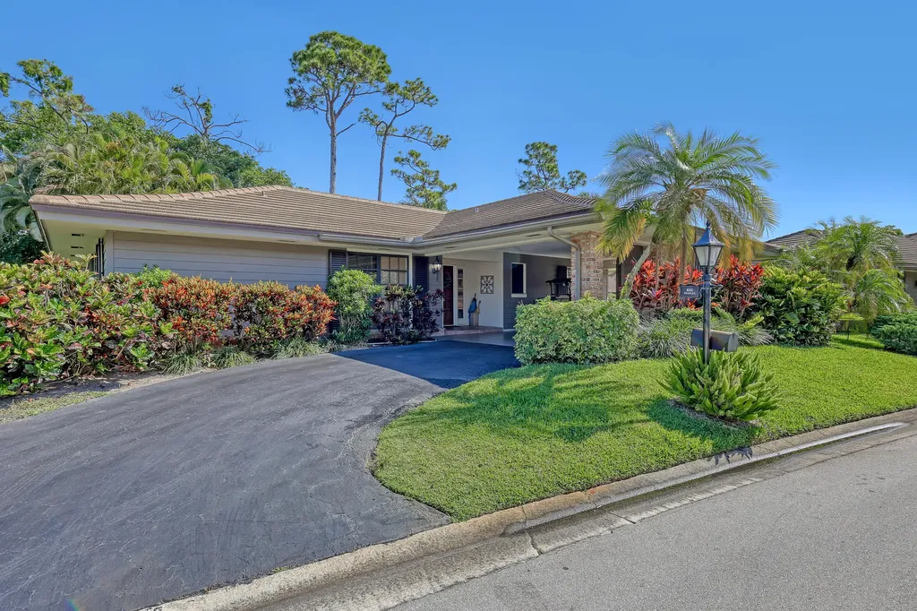 652 Cypress Key Circle Atlantis FL 33462