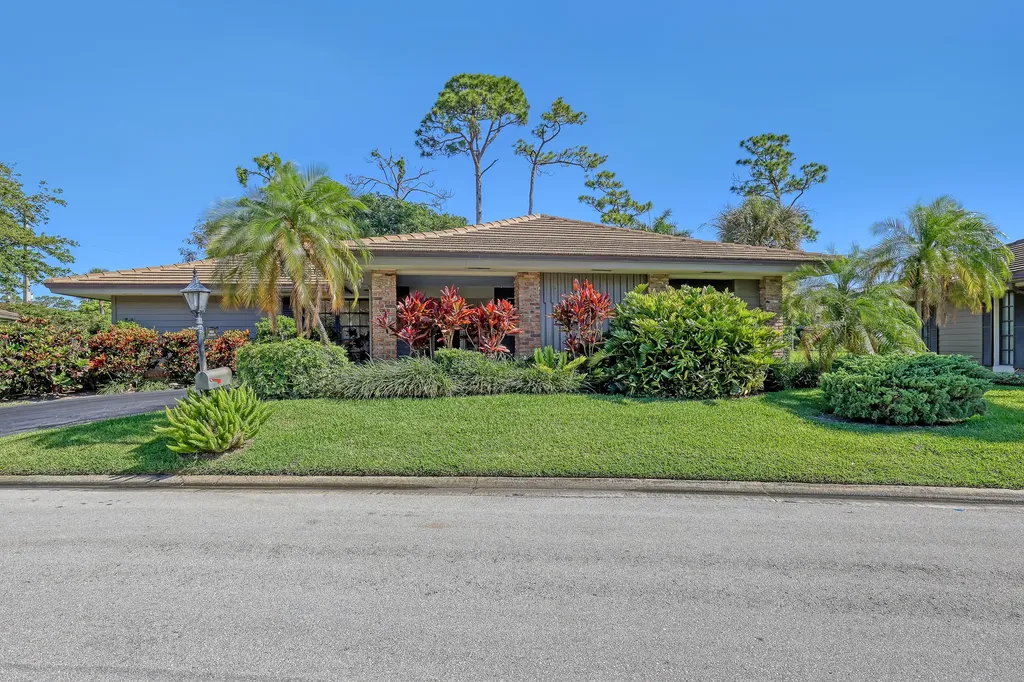 652 Cypress Key Circle Atlantis FL 33462
