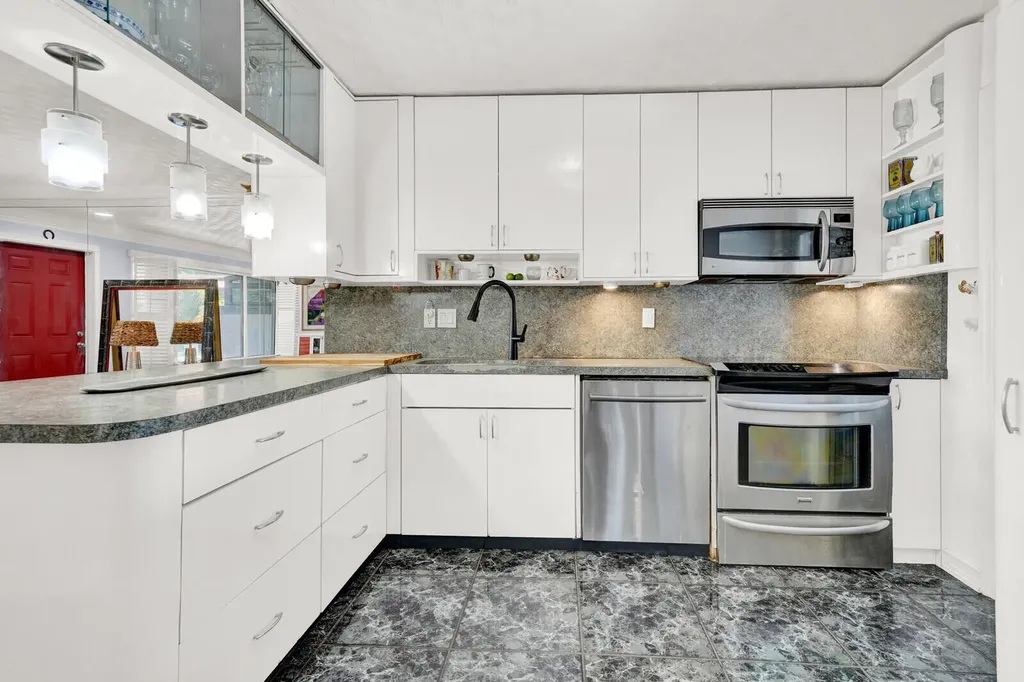 910 NE 23rd Court Pompano Beach FL 33064