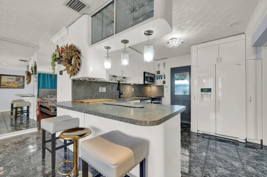 910 NE 23rd Court Pompano Beach FL 33064