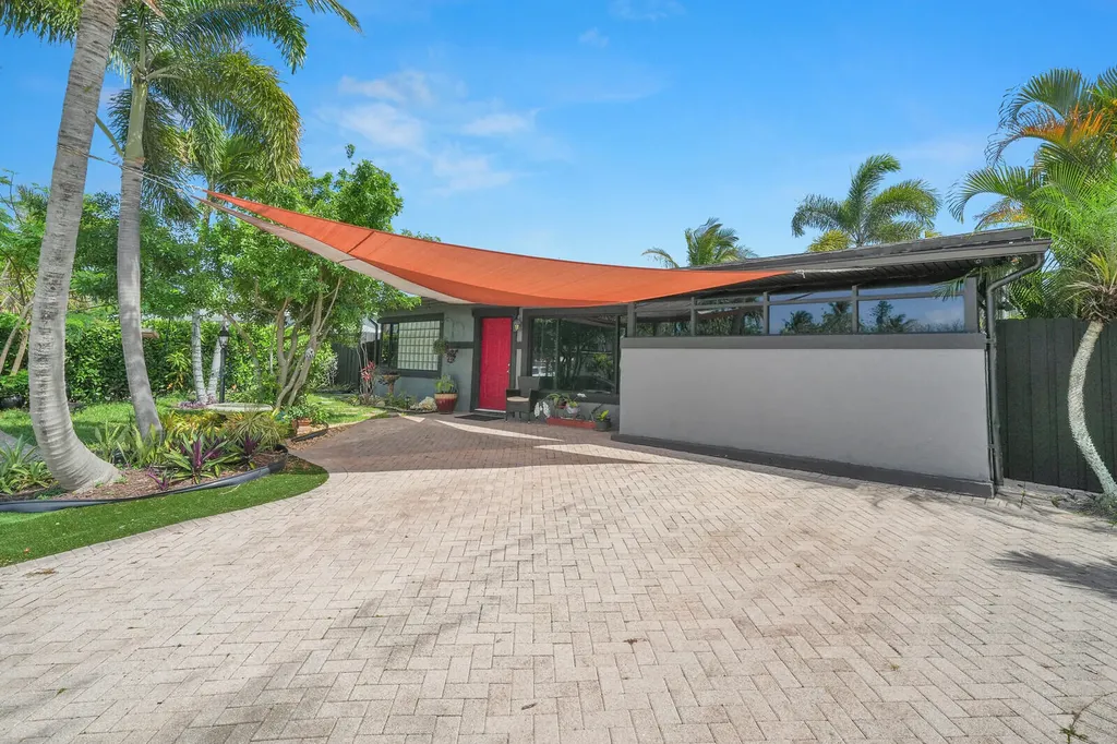 910 NE 23rd Court Pompano Beach FL 33064