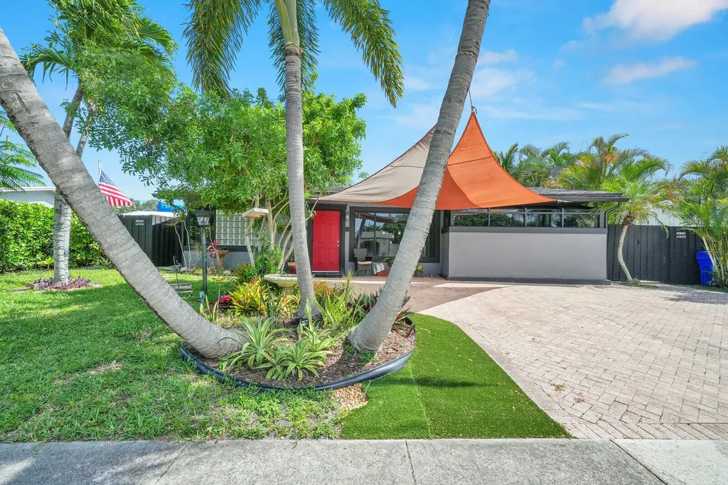 910 NE 23rd Court Pompano Beach FL 33064