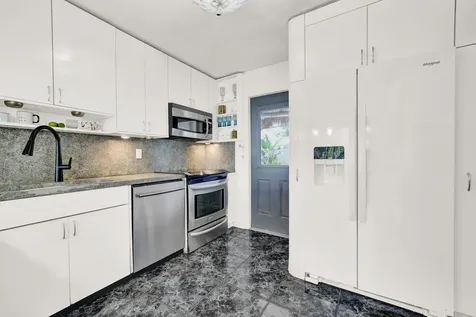 910 NE 23rd Court Pompano Beach FL 33064