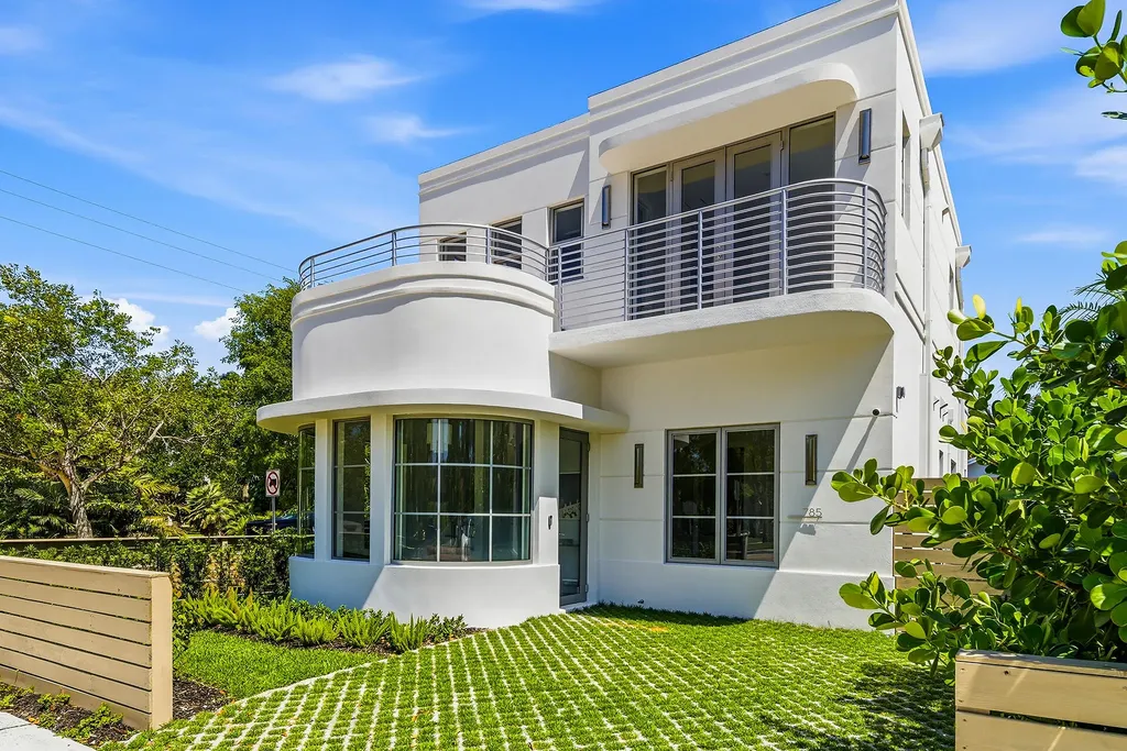785 Park Place West Palm Beach FL 33401