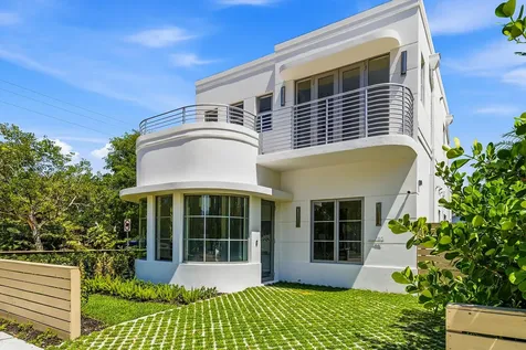 785 Park Place West Palm Beach FL 33401
