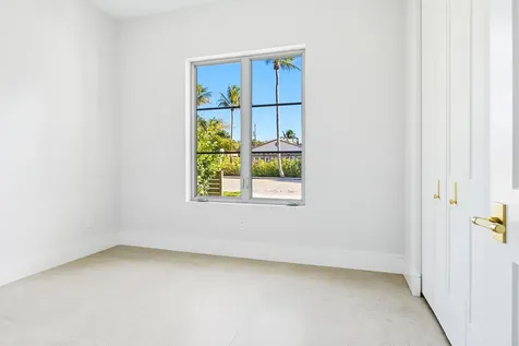 785 Park Place West Palm Beach FL 33401