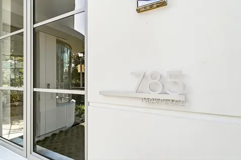 785 Park Place West Palm Beach FL 33401