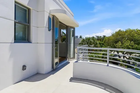 785 Park Place West Palm Beach FL 33401
