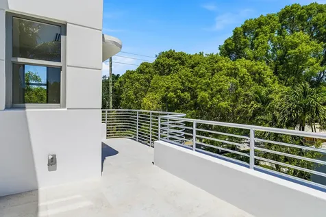 785 Park Place West Palm Beach FL 33401
