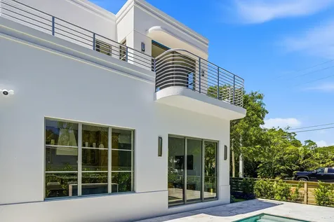 785 Park Place West Palm Beach FL 33401