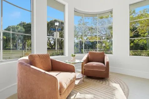 785 Park Place West Palm Beach FL 33401