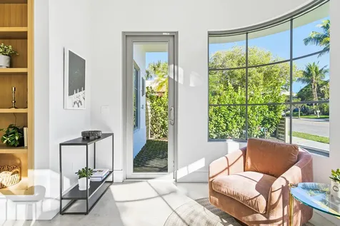 785 Park Place West Palm Beach FL 33401