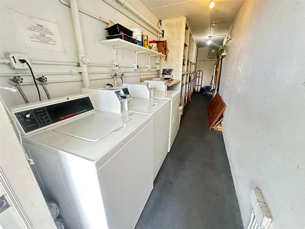 131 Oakridge J Deerfield Beach FL 33442