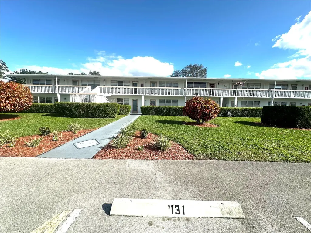 131 Oakridge J Deerfield Beach FL 33442