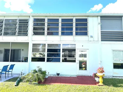131 Oakridge J Deerfield Beach FL 33442