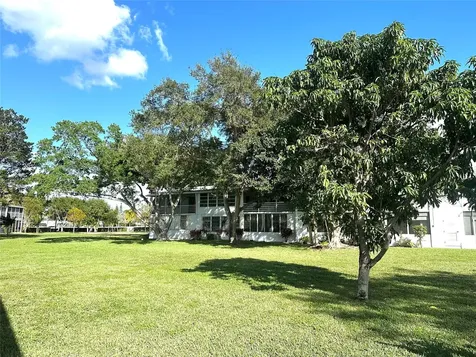 131 Oakridge J Deerfield Beach FL 33442