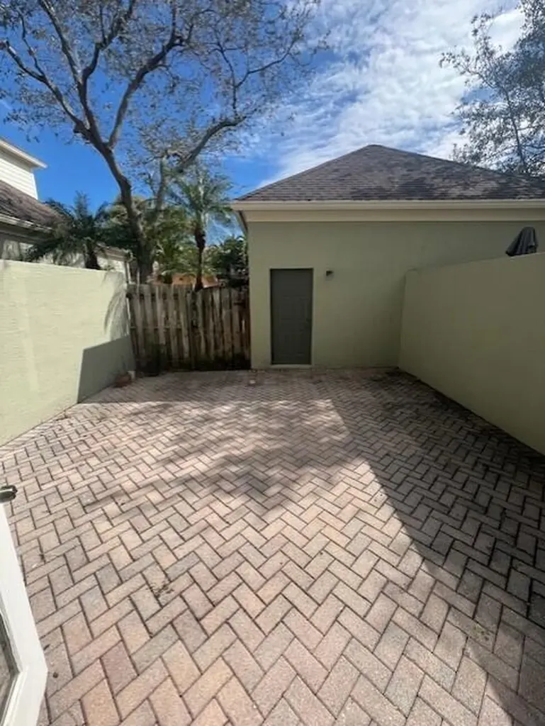 211 E Thatch Palm Circle Jupiter FL 33458