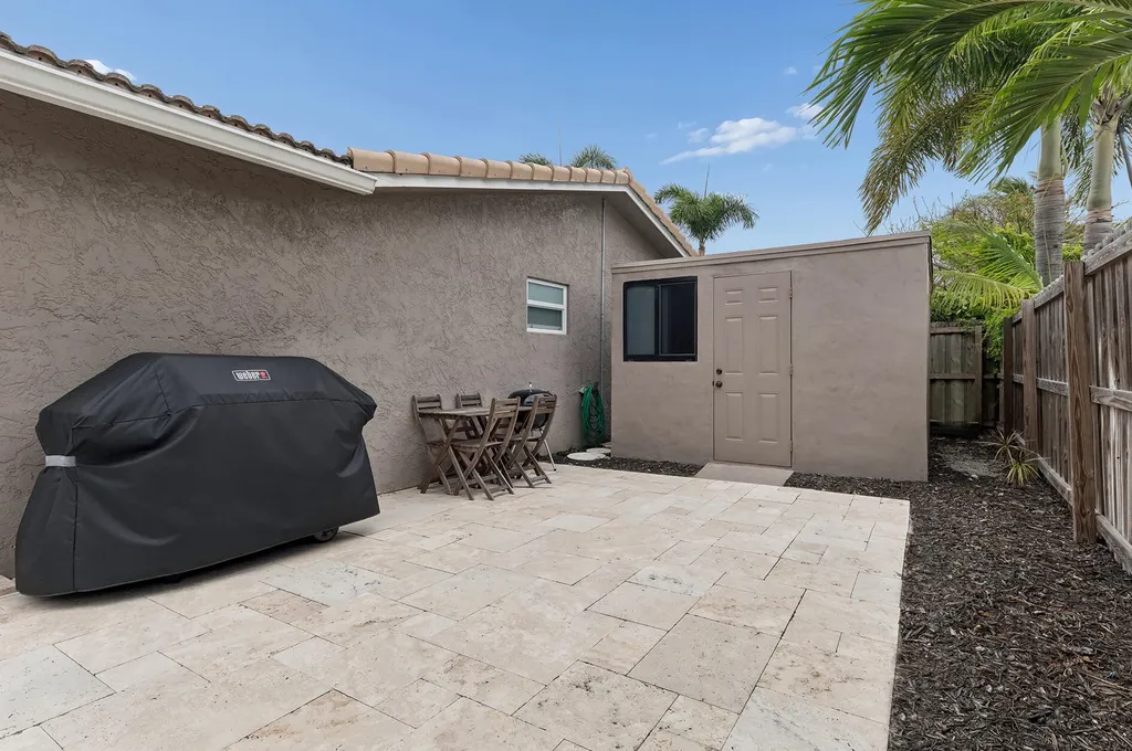 282 NE 27th Court Boca Raton FL 33431