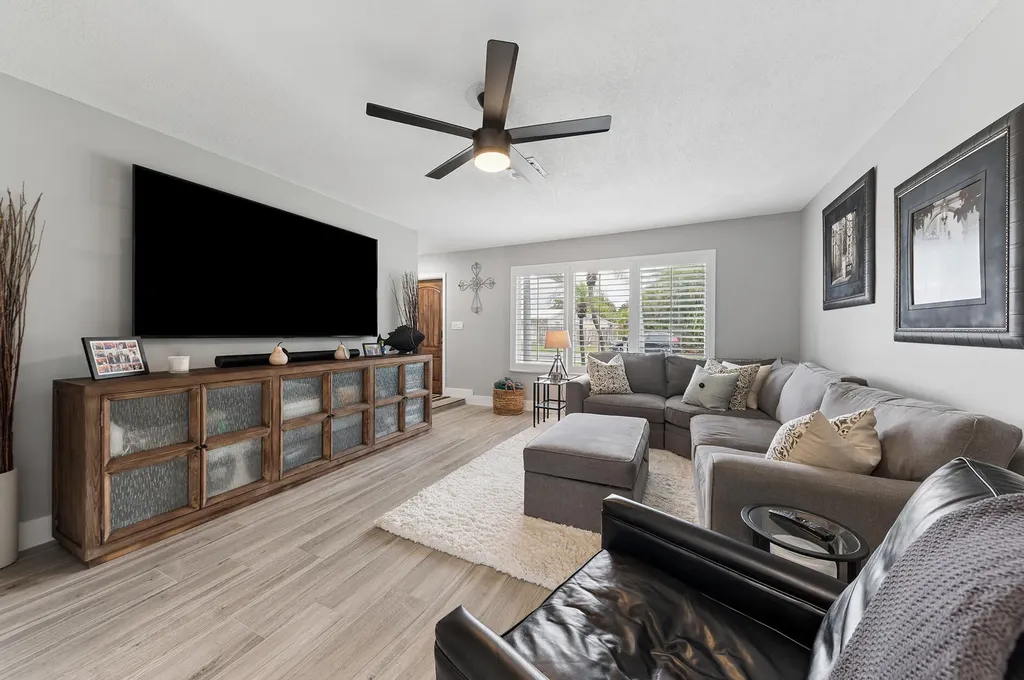 282 NE 27th Court Boca Raton FL 33431