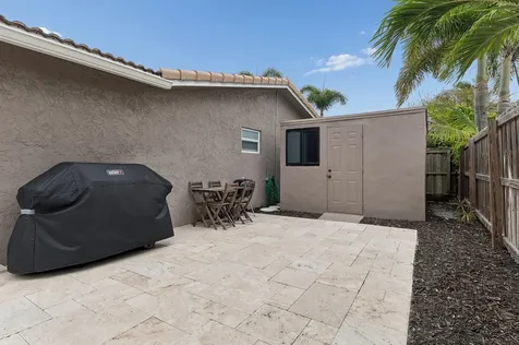 282 NE 27th Court Boca Raton FL 33431
