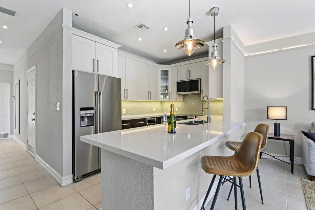 1741 NE 4th Avenue Fort Lauderdale FL 33305