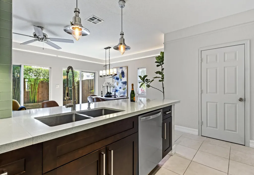 1741 NE 4th Avenue Fort Lauderdale FL 33305