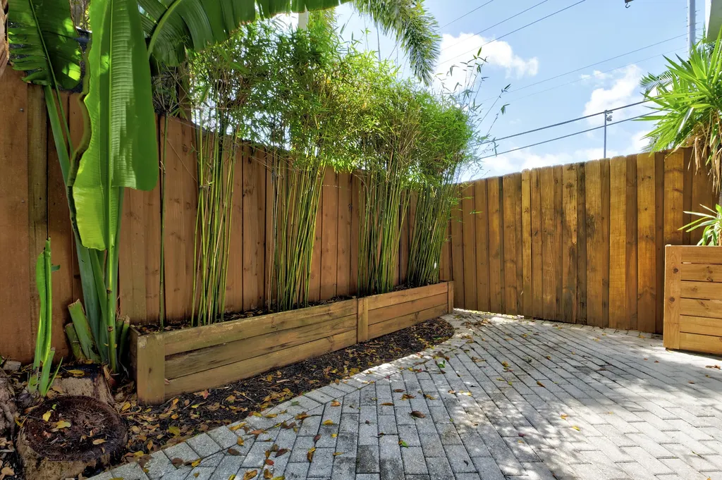 1741 NE 4th Avenue Fort Lauderdale FL 33305