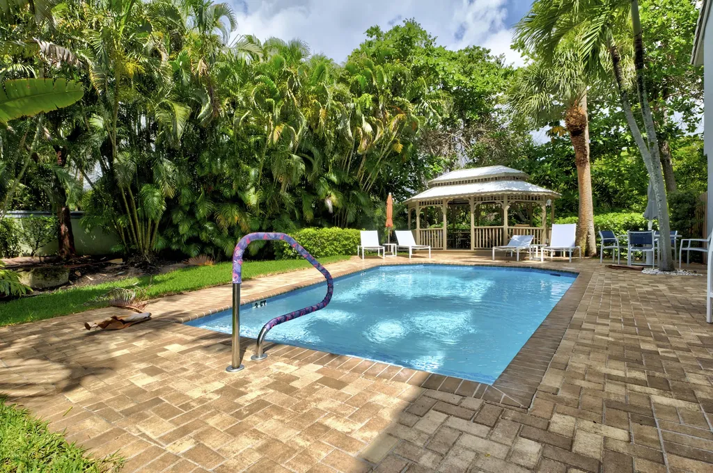 1741 NE 4th Avenue Fort Lauderdale FL 33305