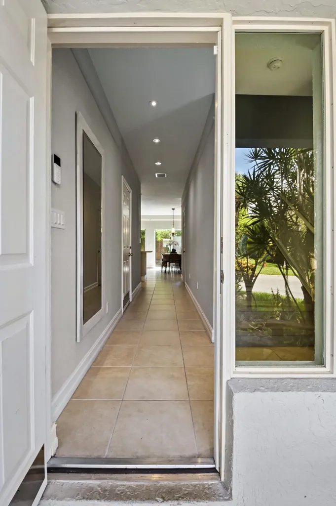 1741 NE 4th Avenue Fort Lauderdale FL 33305