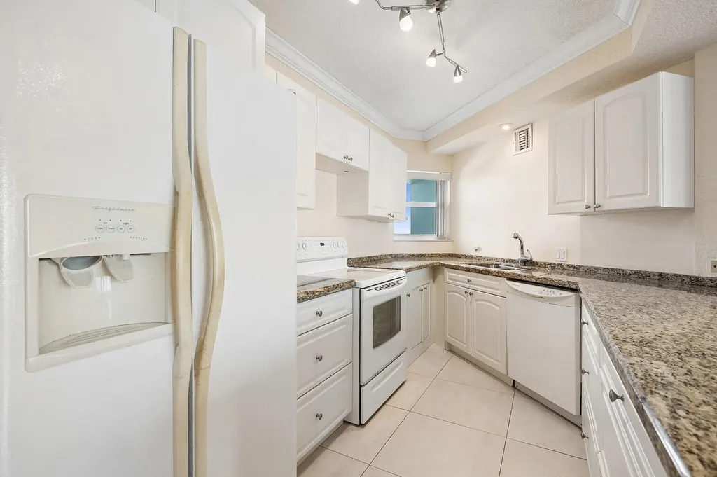 1900 S Ocean Drive Fort Lauderdale FL 33316