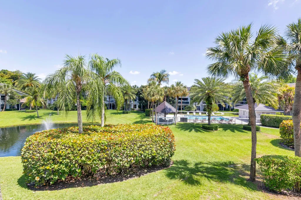 11863 Wimbledon Circle Wellington FL 33414
