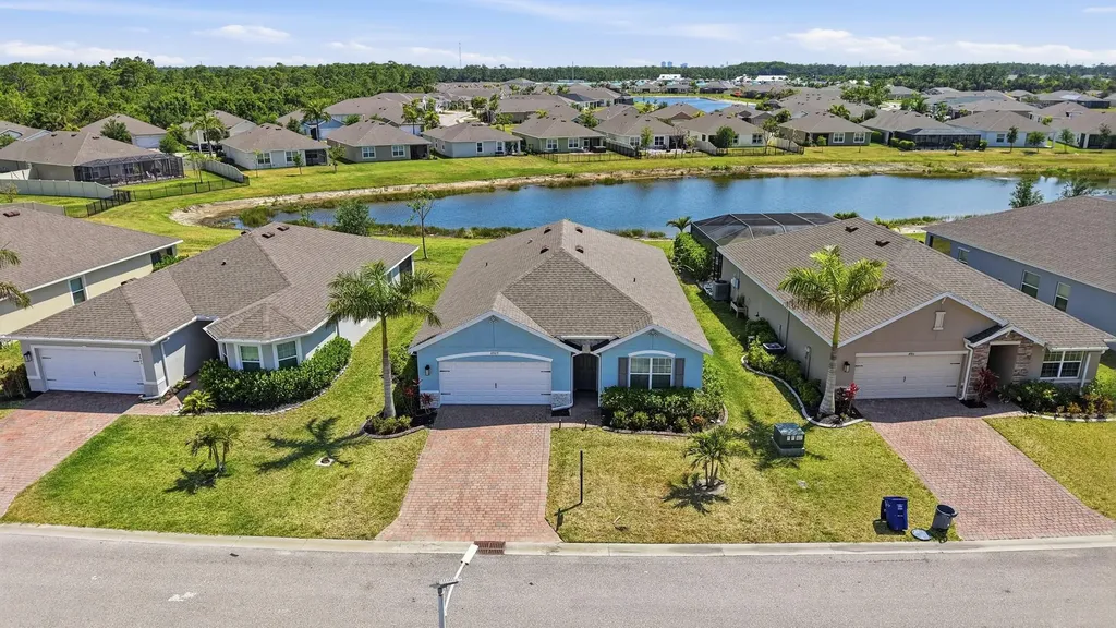 8909 Cascade Price Circle North Fort Myers FL 33917