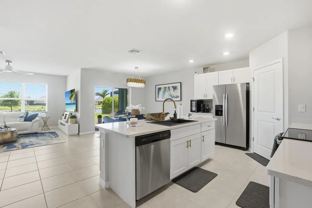 8909 Cascade Price Circle North Fort Myers FL 33917