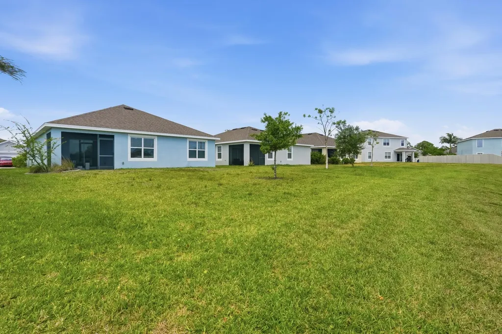 8909 Cascade Price Circle North Fort Myers FL 33917