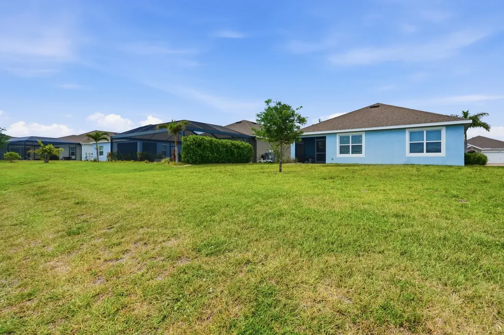 8909 Cascade Price Circle North Fort Myers FL 33917