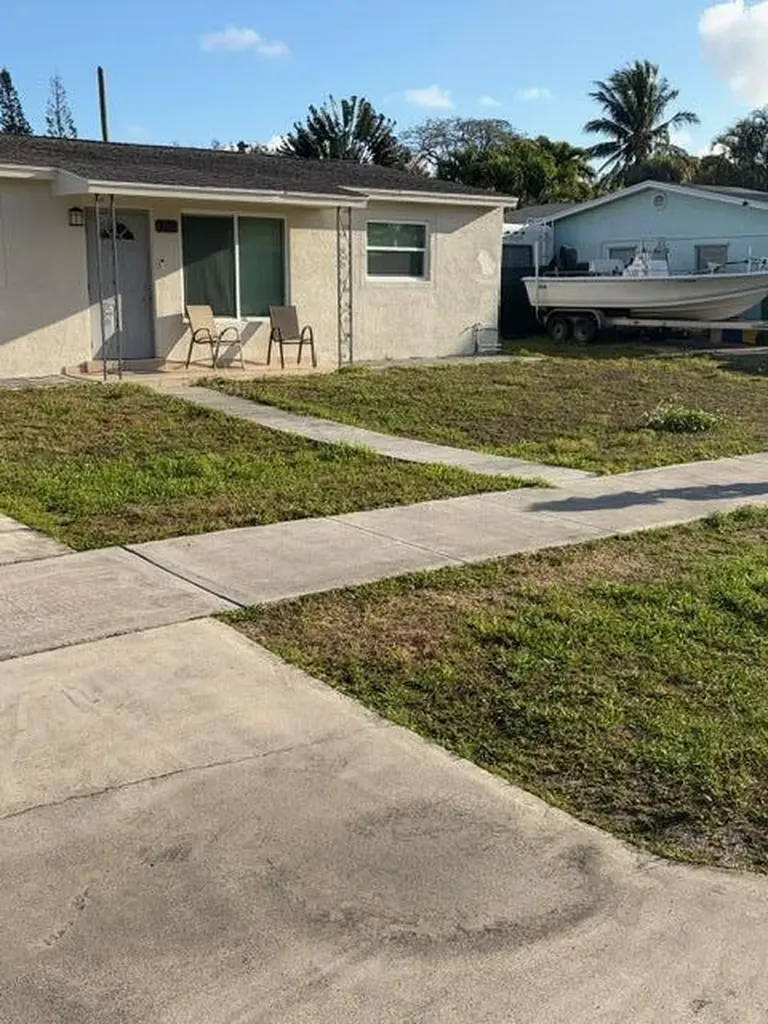 320 Winged Foot Road Palm Springs FL 33461