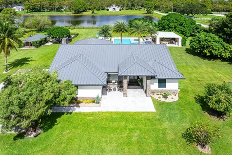 11173 Manatee Lake Worth FL 33449