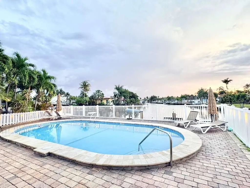 1004 Pine Drive Pompano Beach FL 33060