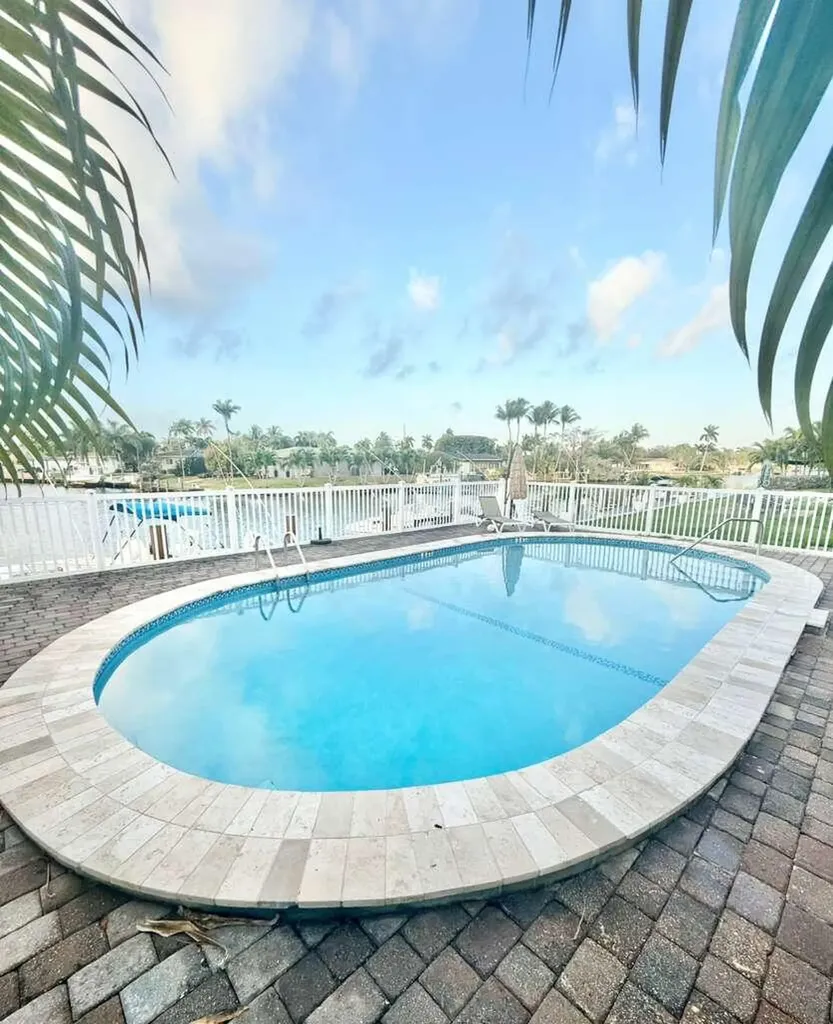 1004 Pine Drive Pompano Beach FL 33060