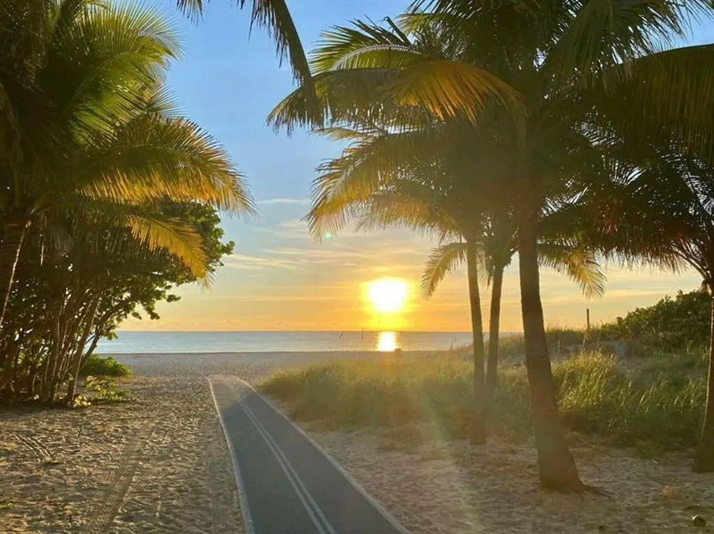 1004 Pine Drive Pompano Beach FL 33060
