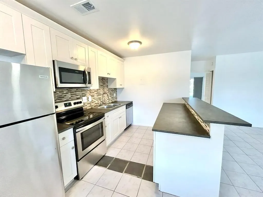 1004 Pine Drive Pompano Beach FL 33060