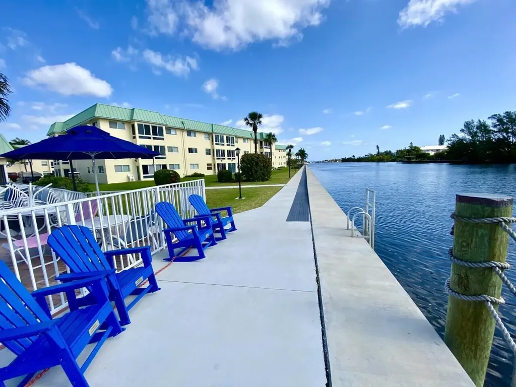 10 Colonial Club Drive Boynton Beach FL 33435