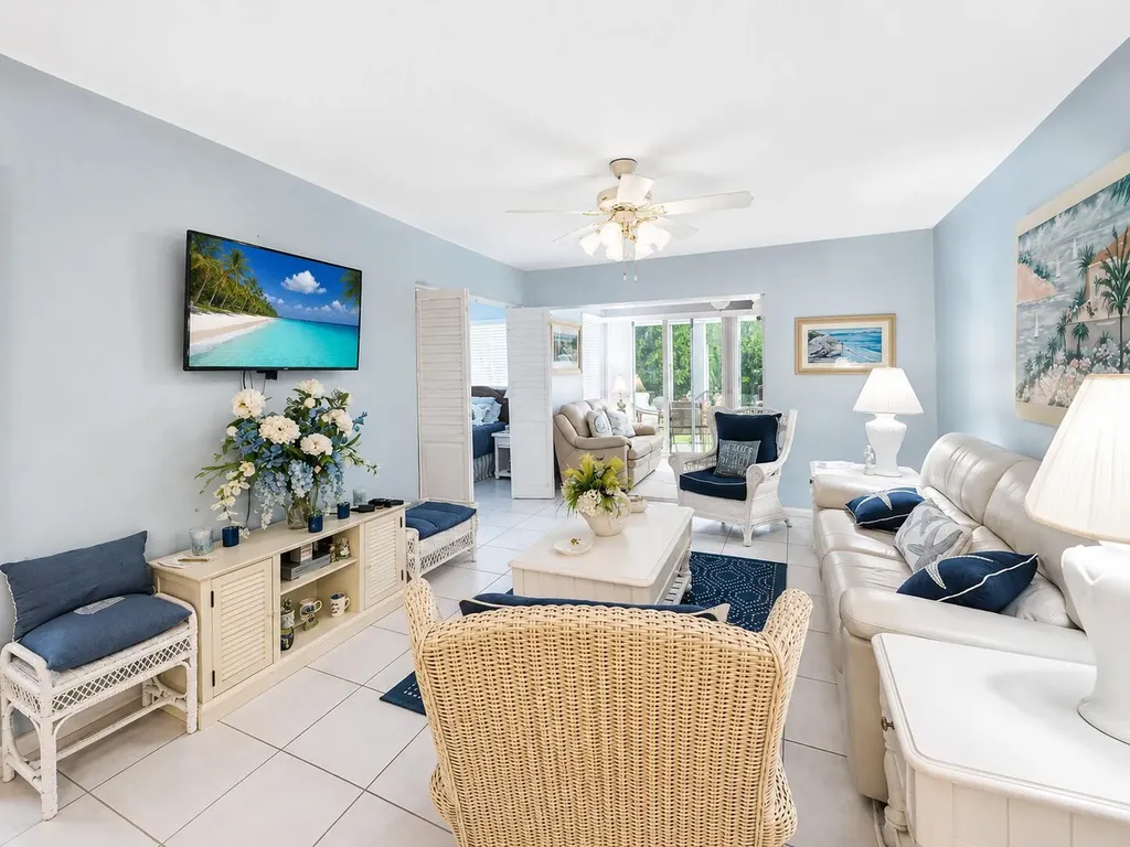 10 Colonial Club Drive Boynton Beach FL 33435