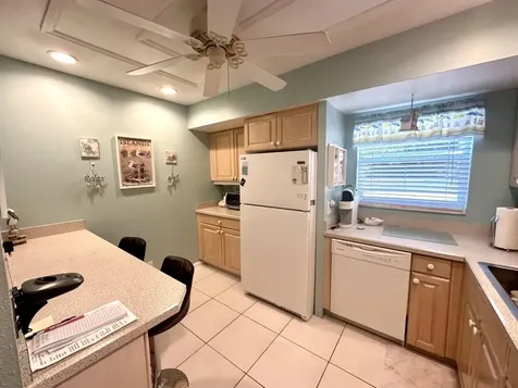 10 Colonial Club Drive Boynton Beach FL 33435