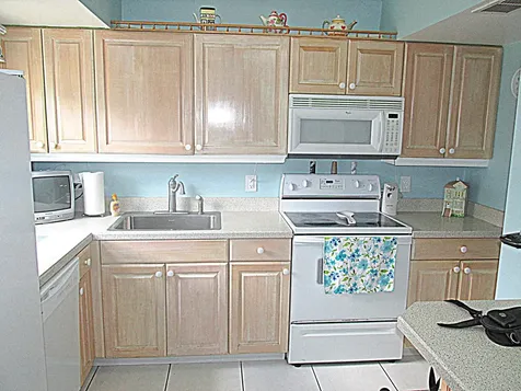 10 Colonial Club Drive Boynton Beach FL 33435