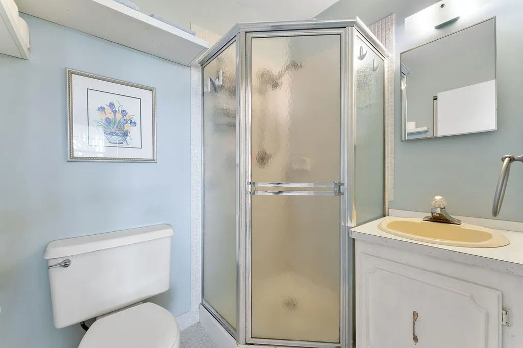 2401 Del-aire Boulevard E Delray Beach FL 33445
