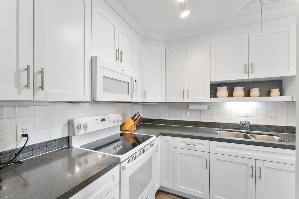 2401 Del-aire Boulevard E Delray Beach FL 33445
