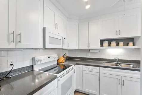 2401 Del-aire Boulevard E Delray Beach FL 33445