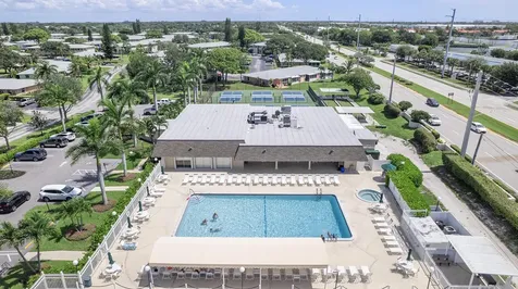 2401 Del-aire Boulevard E Delray Beach FL 33445